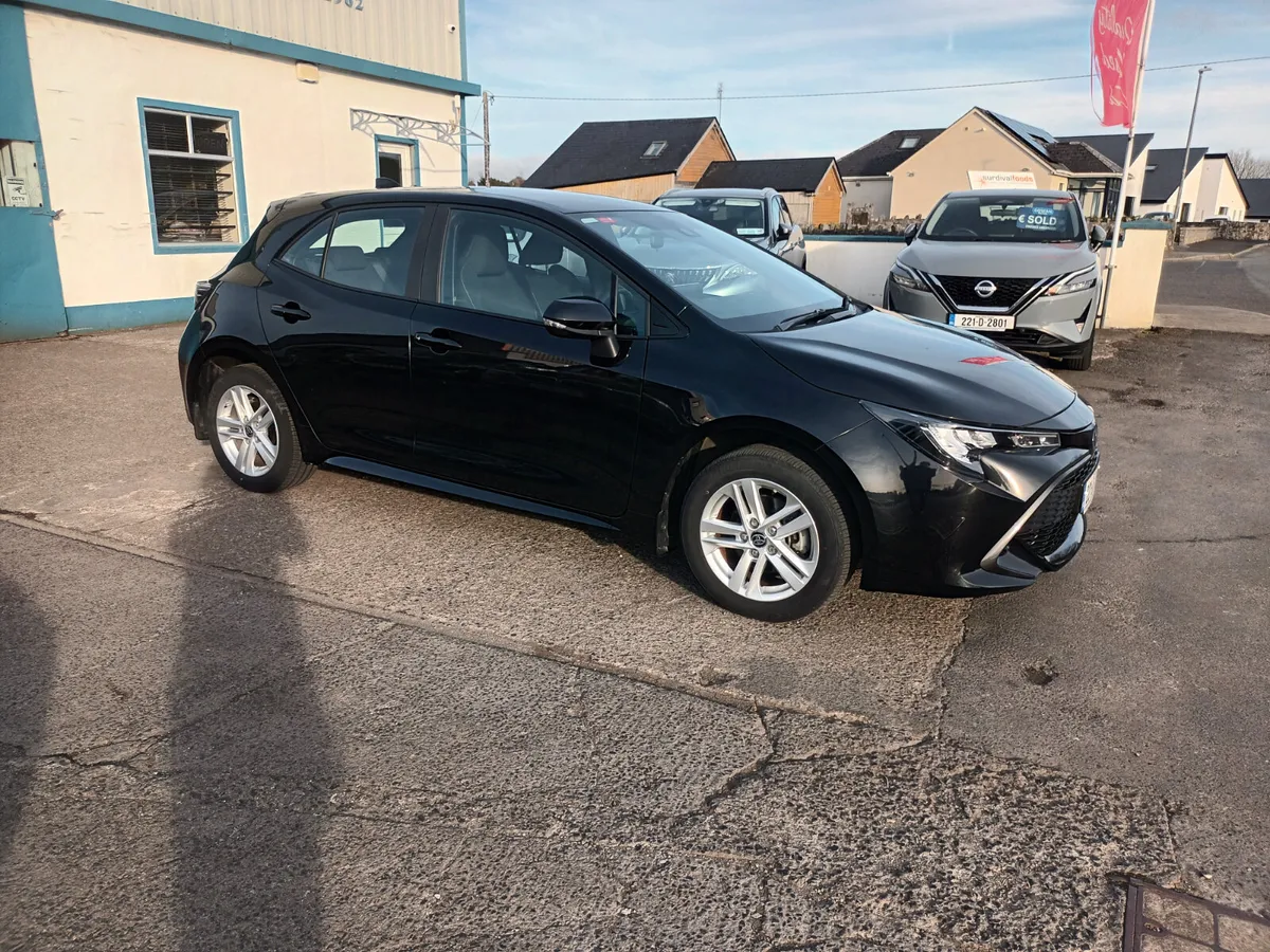 2022 Toyota Corolla 1.8 Hybrid Luna Hatchback - Image 2
