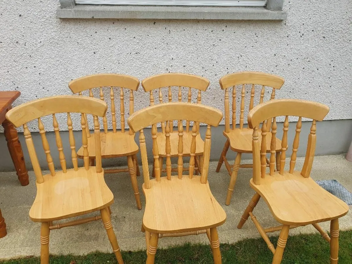 Kitchen  Table and 6 chairs - Image 1