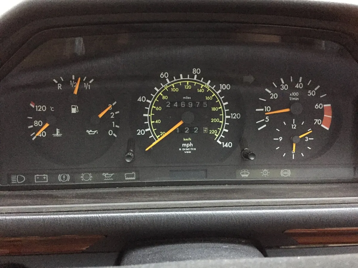 Mercedes-Benz 230CE 1991 - Image 3