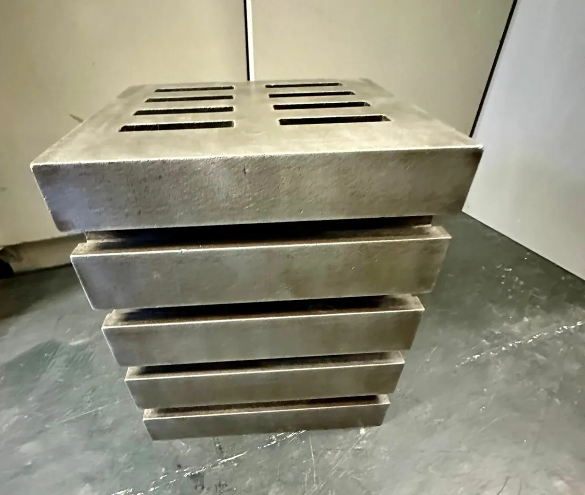 12x10”x10” very heavy box steel engineers table - Image 3