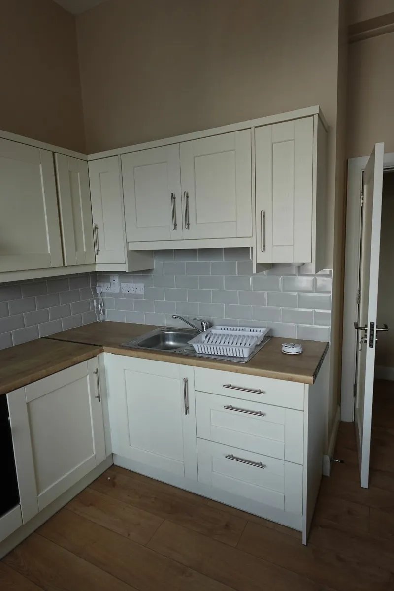 Kitchen - Image 2