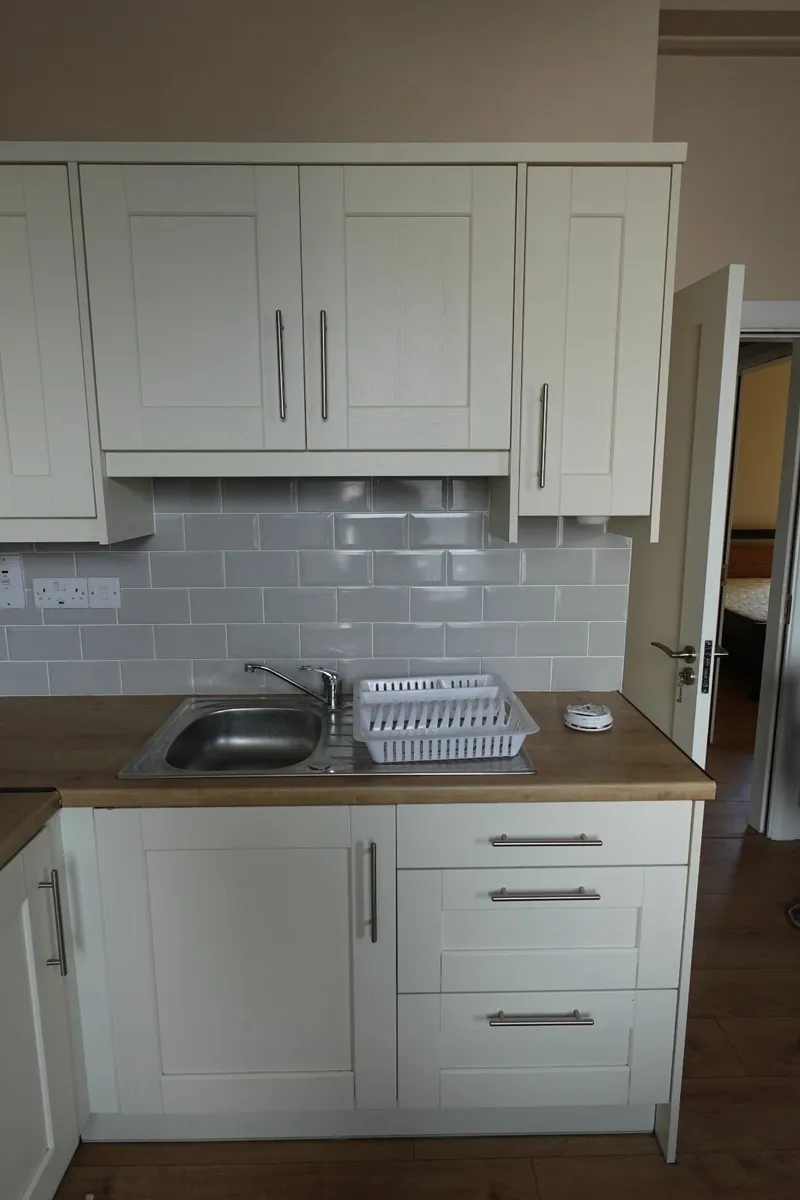 Kitchen - Image 4