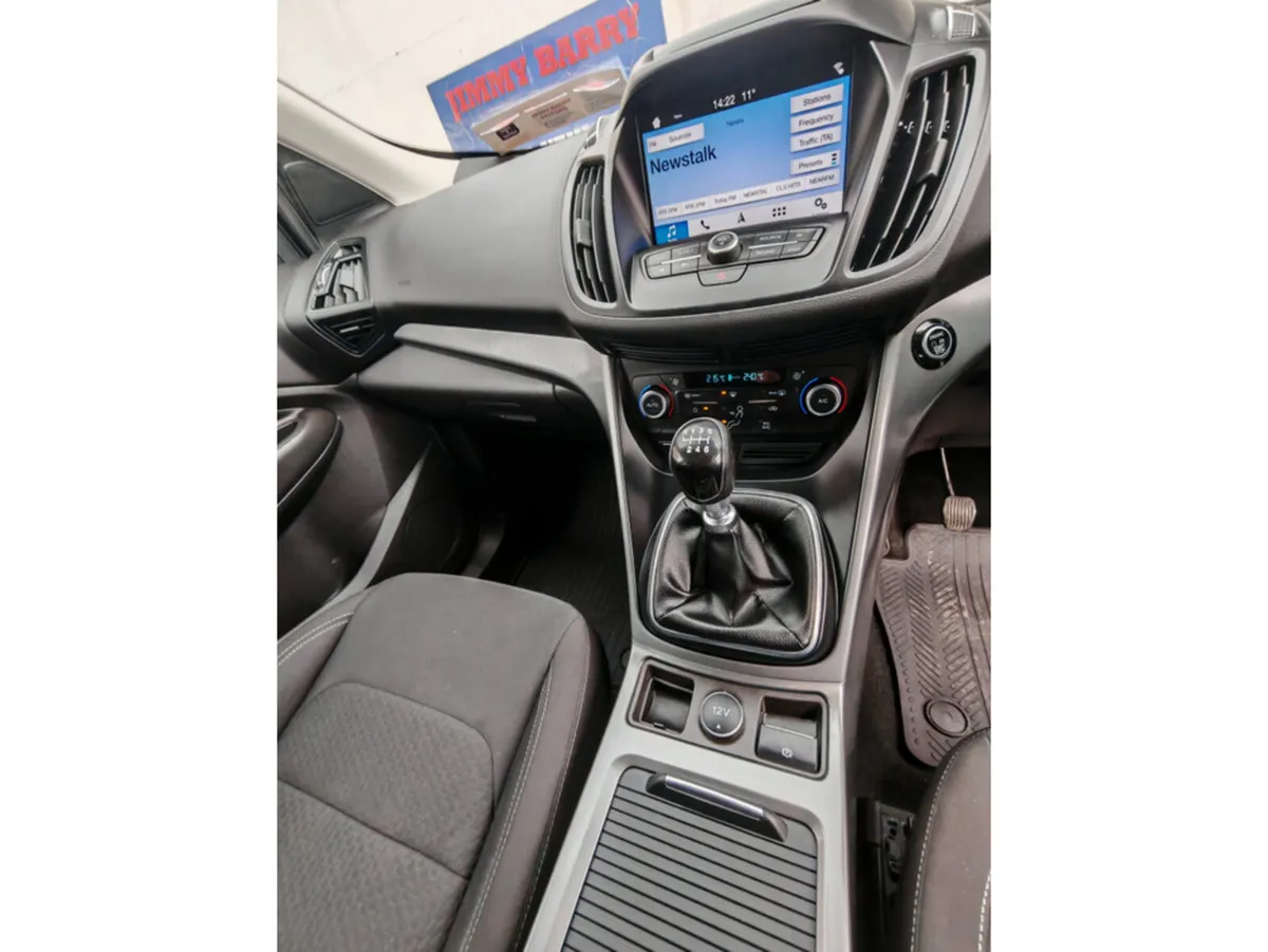 FORD KUGA 1.5 TDCI ZETEC 120PS 2WD 5DR - Image 4