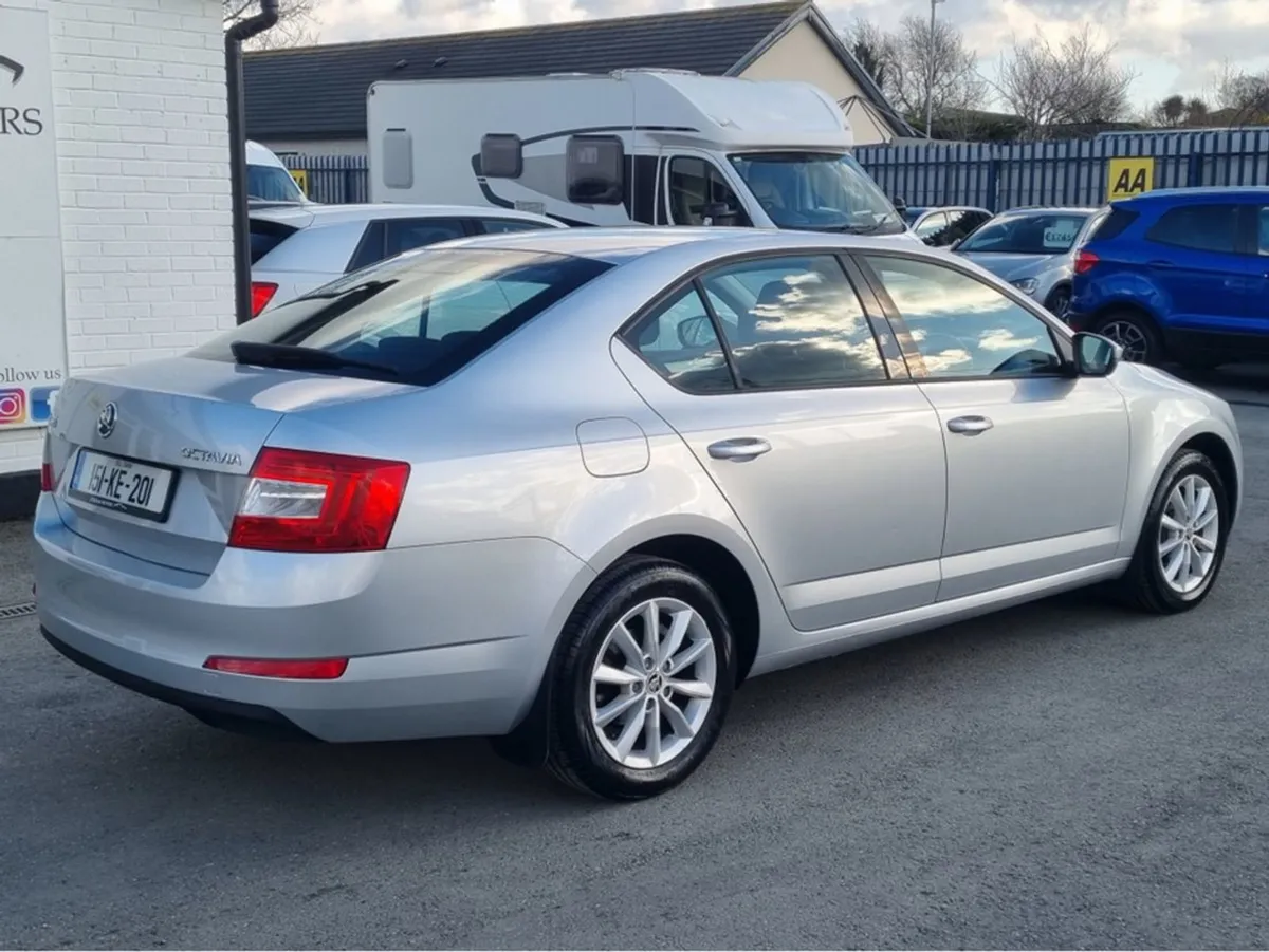 Skoda Octavia 1.6 TDI 105 BHP Ambition - Image 3
