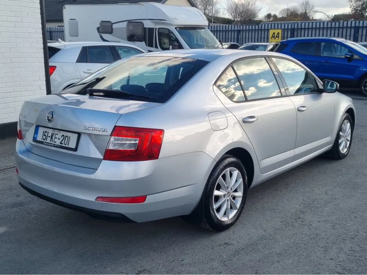 Skoda Octavia 1.6 TDI 105 BHP Ambition - Image 4