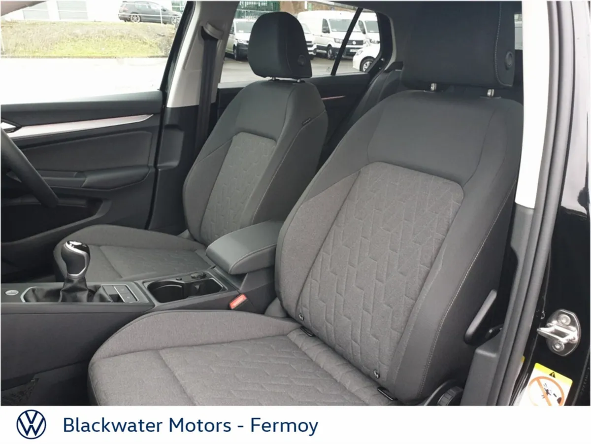 Volkswagen Golf GOLF EDITION 75 1.5 TSI 116HP - Image 4