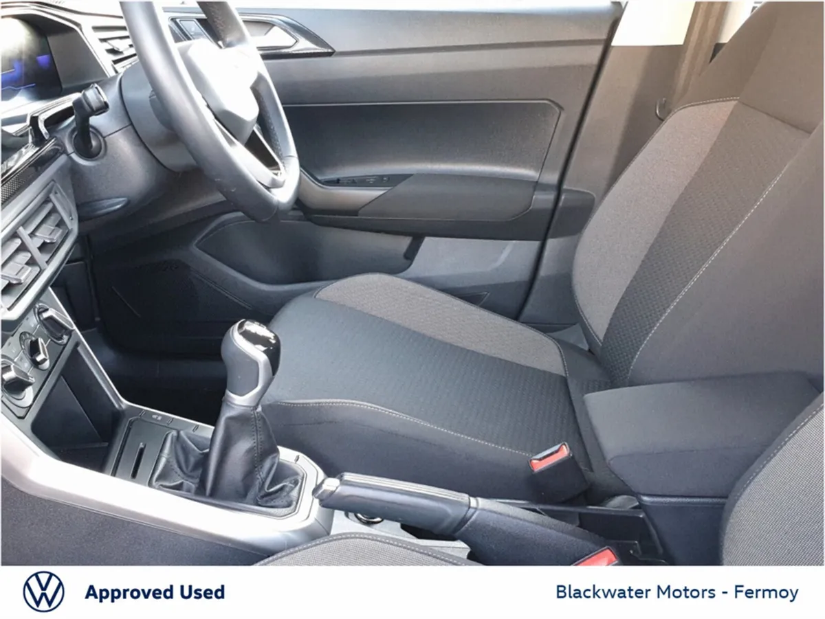 Volkswagen Polo 1.0TSI 95BHP LIFE WIHT REAR VIEW C - Image 4