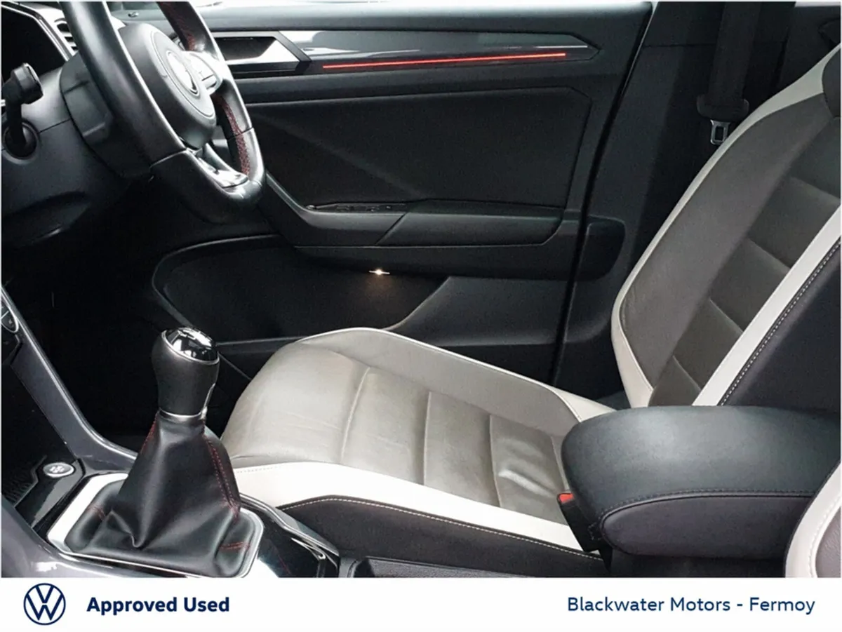 Volkswagen T-Roc 1.5TSI 150BHP SPORT WITH HEATED S - Image 4