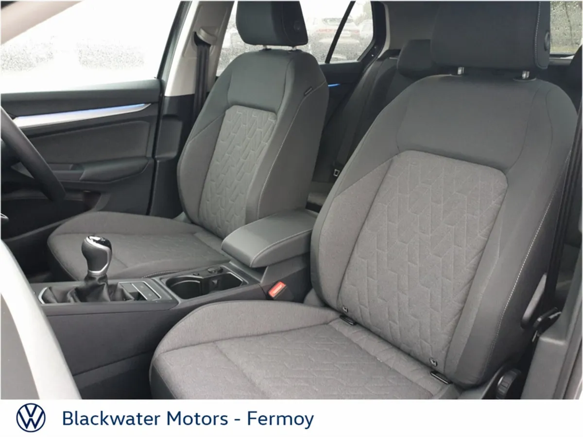 Volkswagen Golf GOLF EDITION 75 2.0 TDI 116HP - Image 4