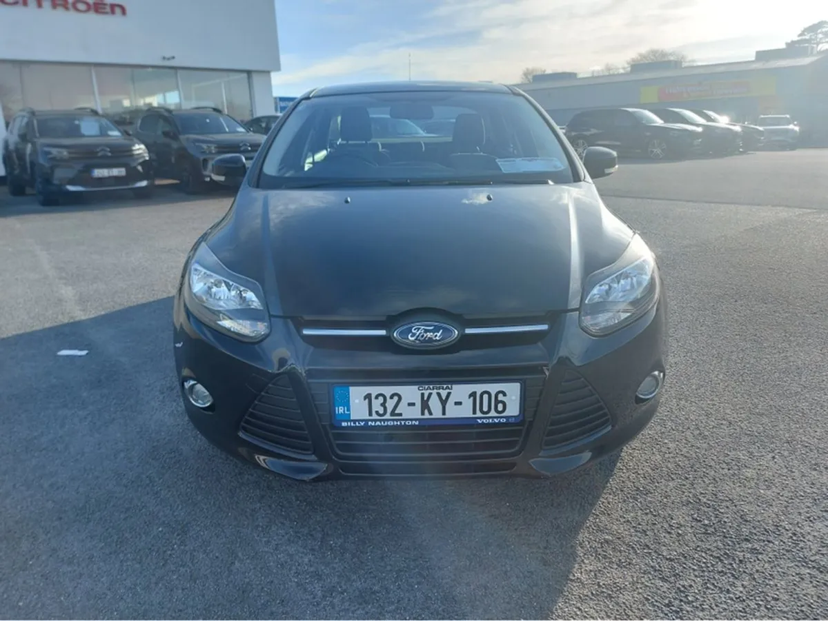 Ford Focus 1.6 Tdci 95ps M6 Zetec 4DR - Image 2