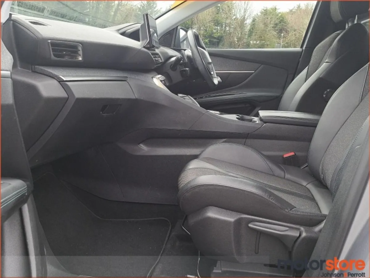 Peugeot 3008 1.6 Phev 225bhp Allure (one Year War - Image 4