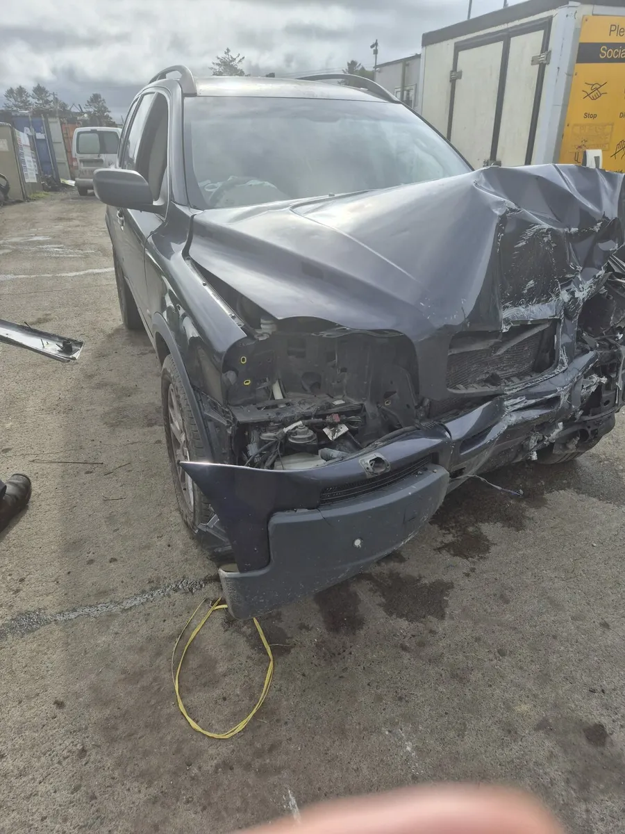 Volvo XC 90 - Breaking only - Image 1