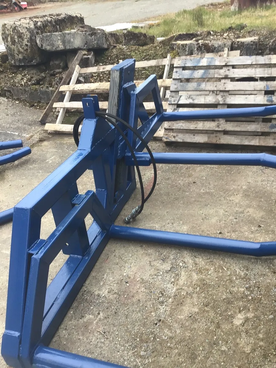 Bale lifters - Image 2