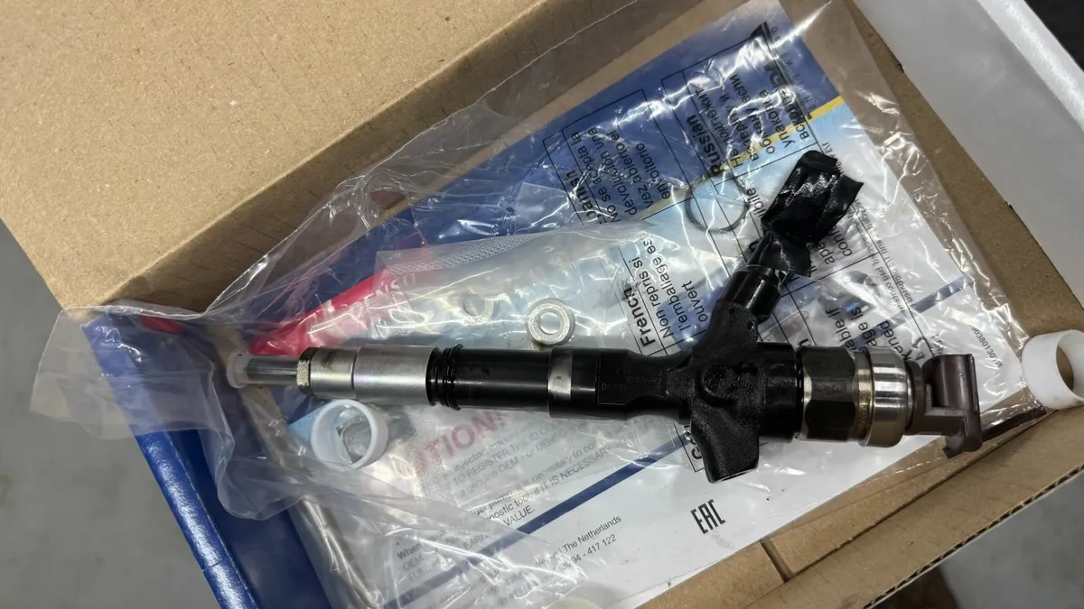 Toyota Land Cruiser D4D Engine Injectors DENSO - Image 3