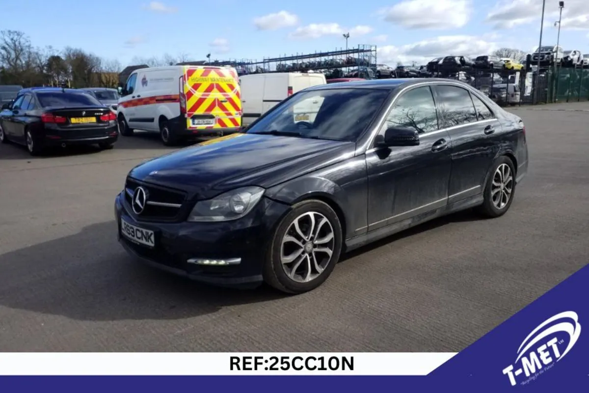 2013 MERCEDES C-CLASS BREAKING FOR PARTS - Image 4