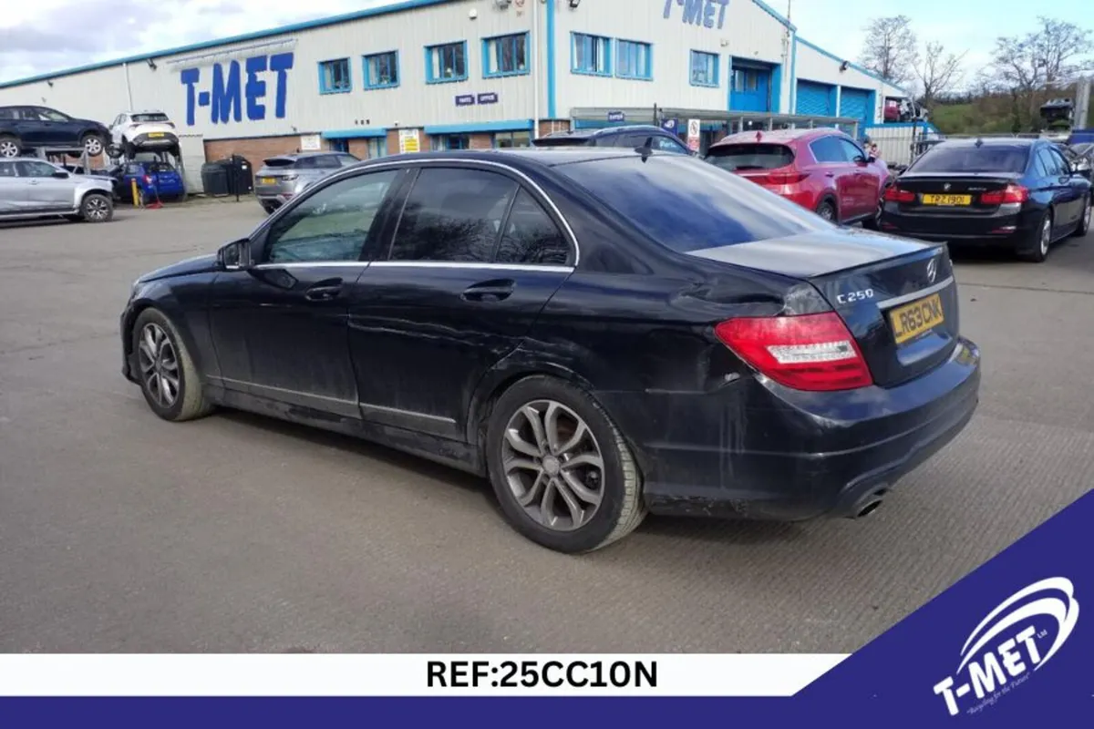 2013 MERCEDES C-CLASS BREAKING FOR PARTS - Image 3