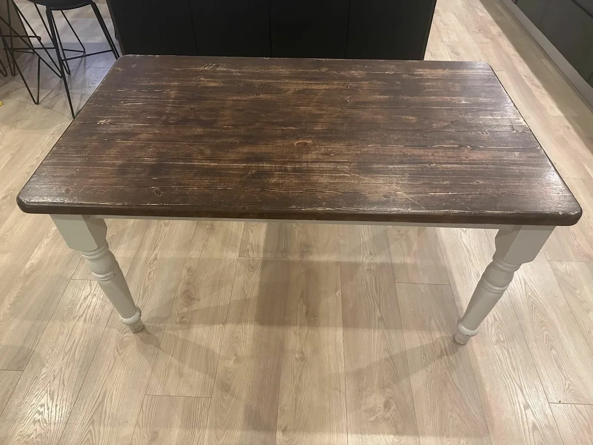 KITCHEN TABLE - Image 2