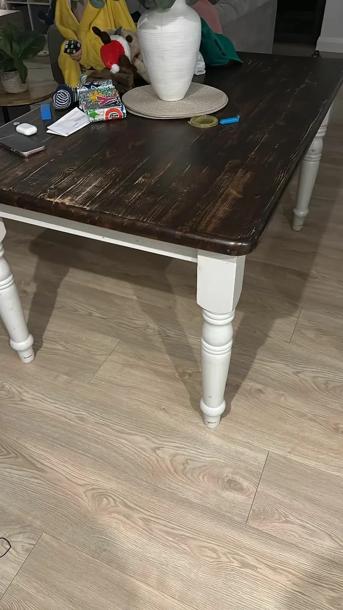 KITCHEN TABLE - Image 4