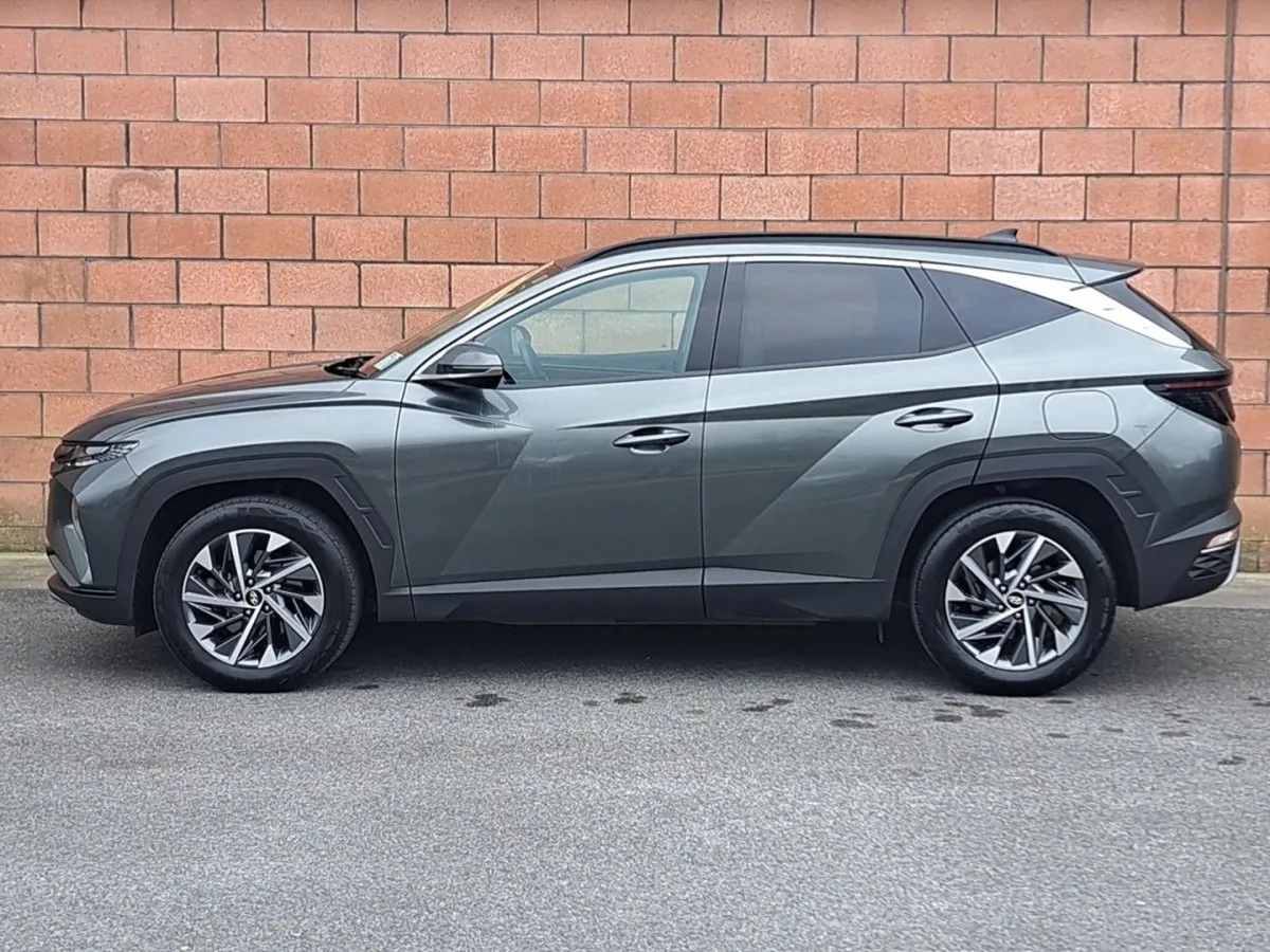 Hyundai Tucson Executive Plus Model 1.6 Diesel. - Image 3