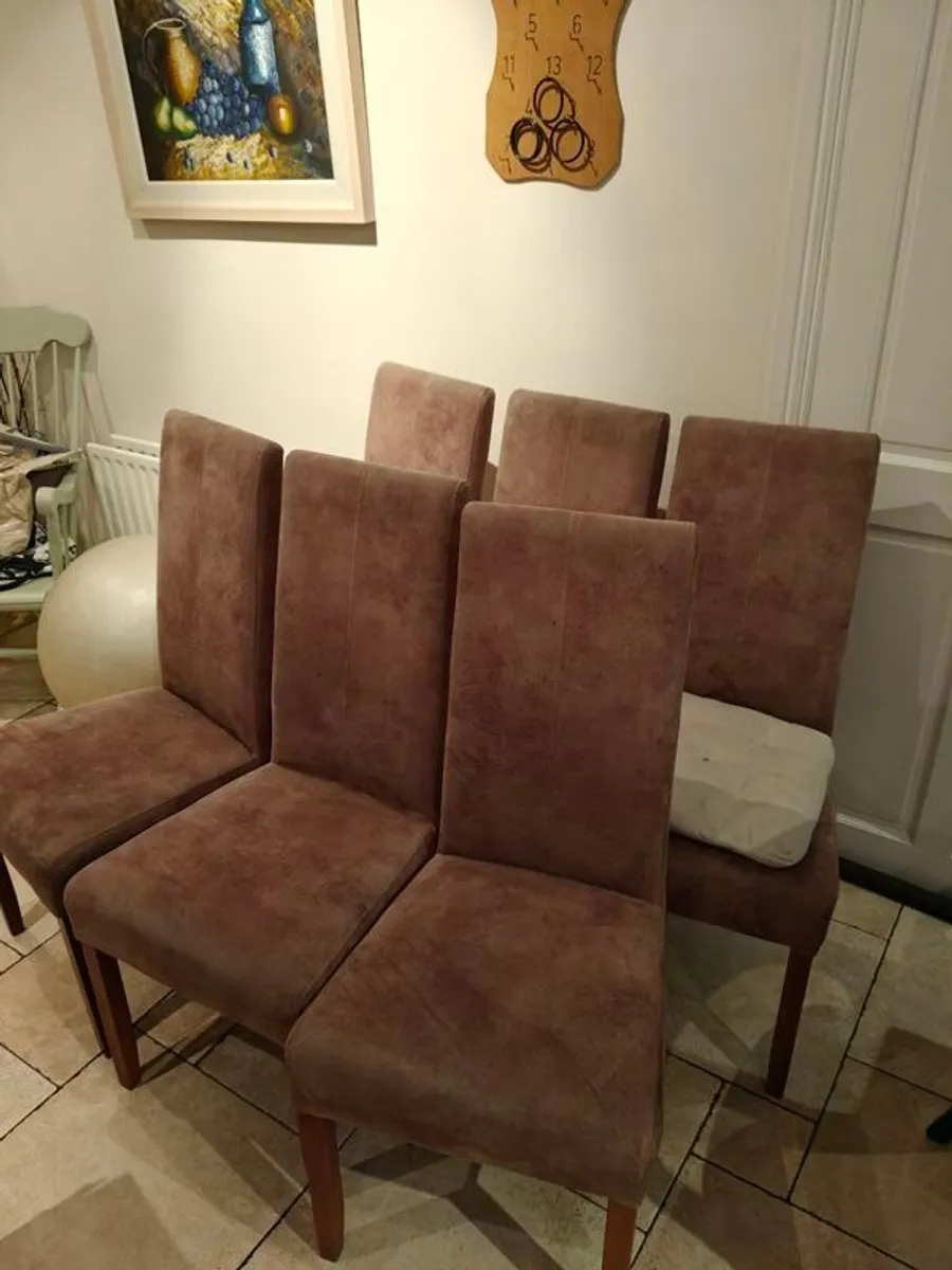 Dining table and 6 Chairs - Image 3