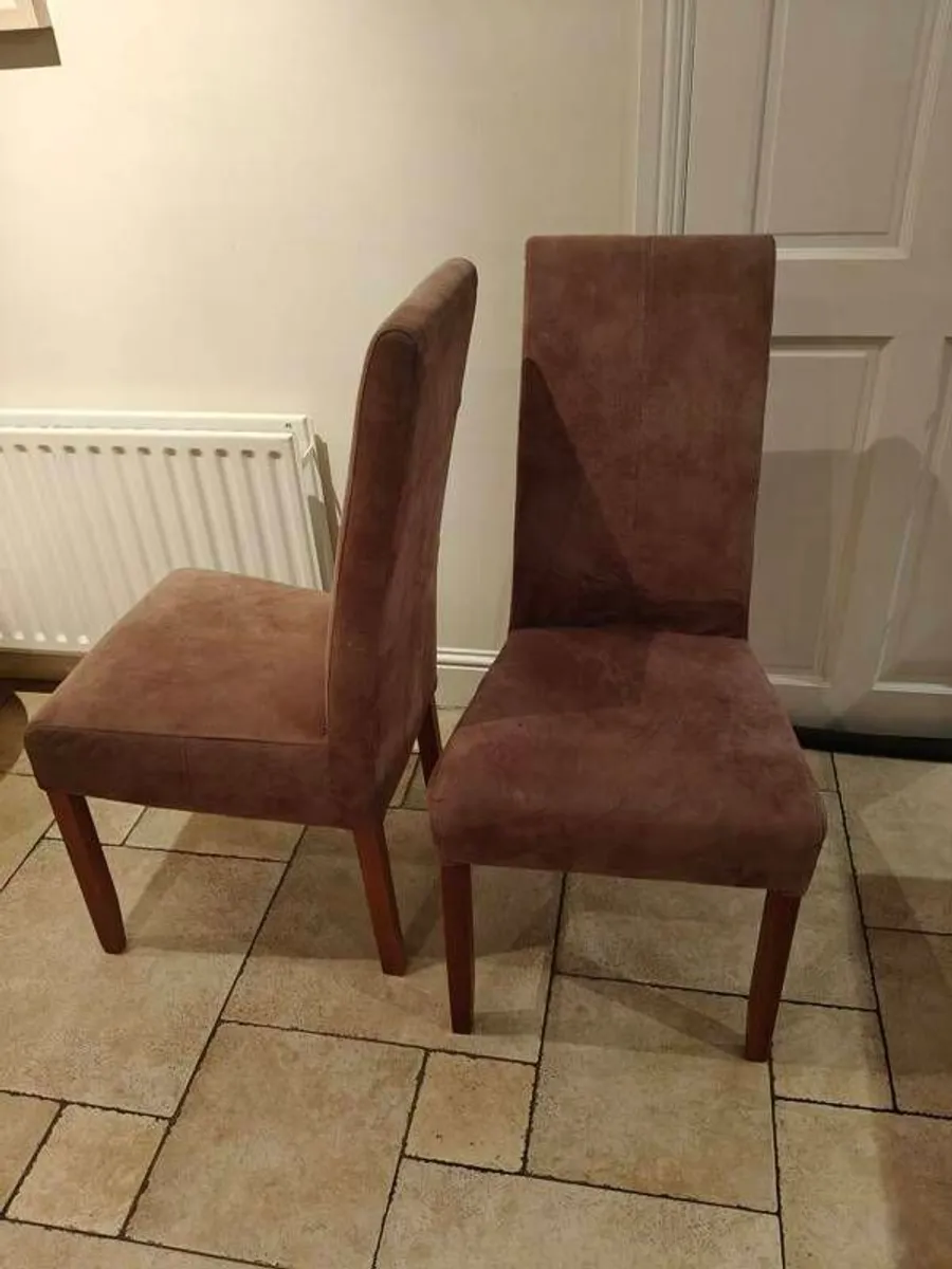 Dining table and 6 Chairs - Image 4