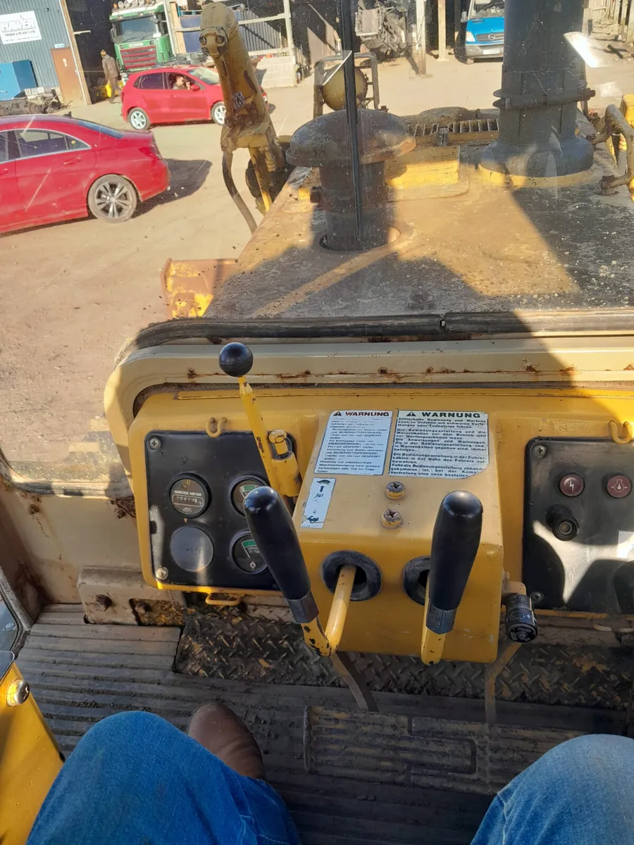 Komatsu 58 dozer - Image 3