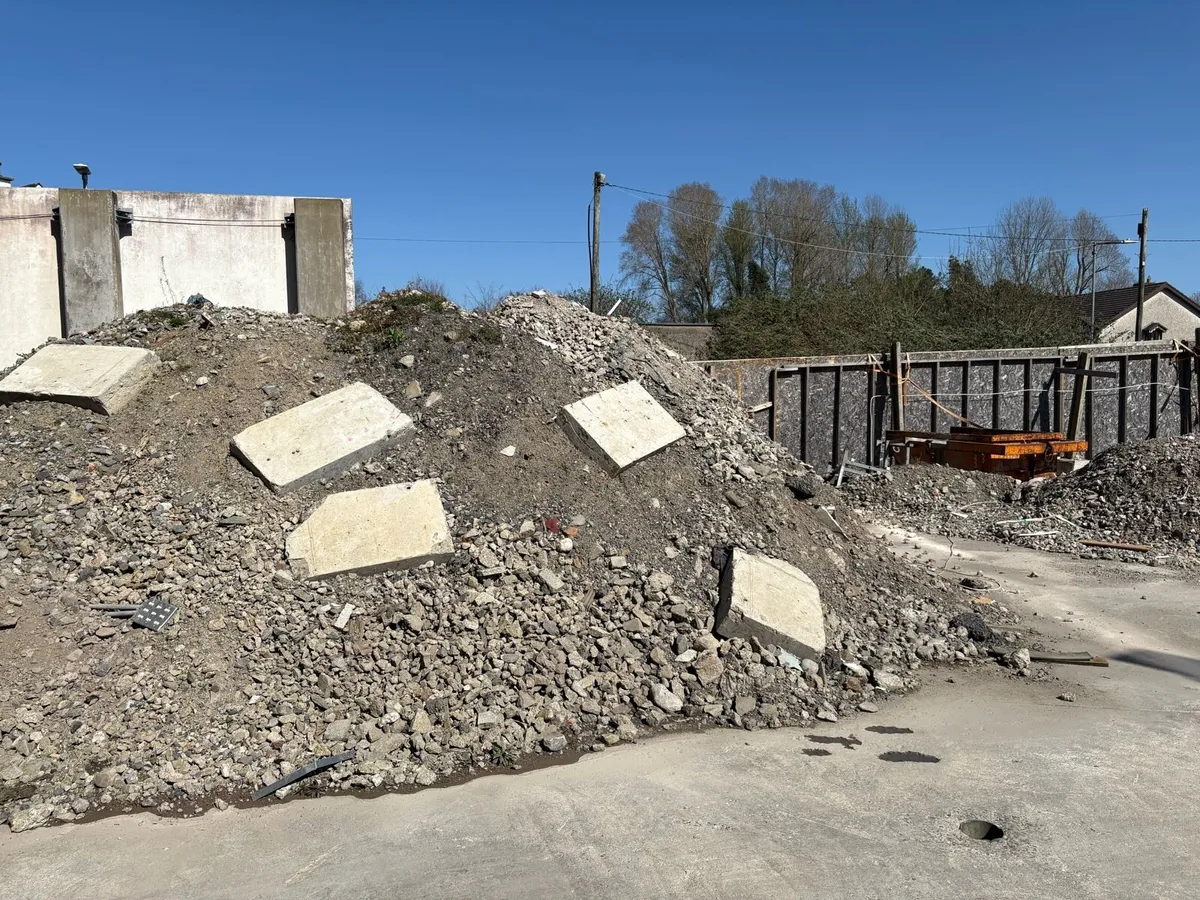 Gravel, crushed stone, filling - Image 1