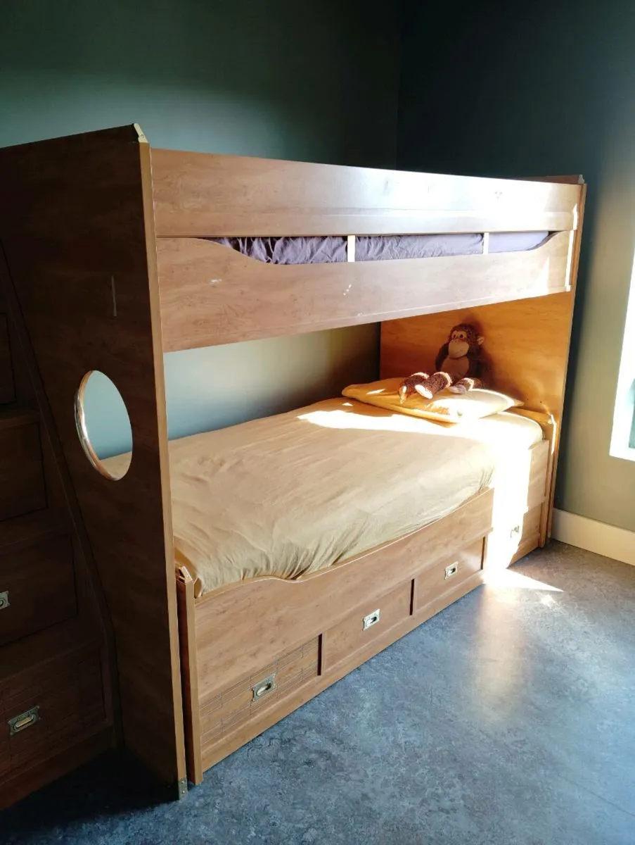 Gautier Bedroom Set - Image 2