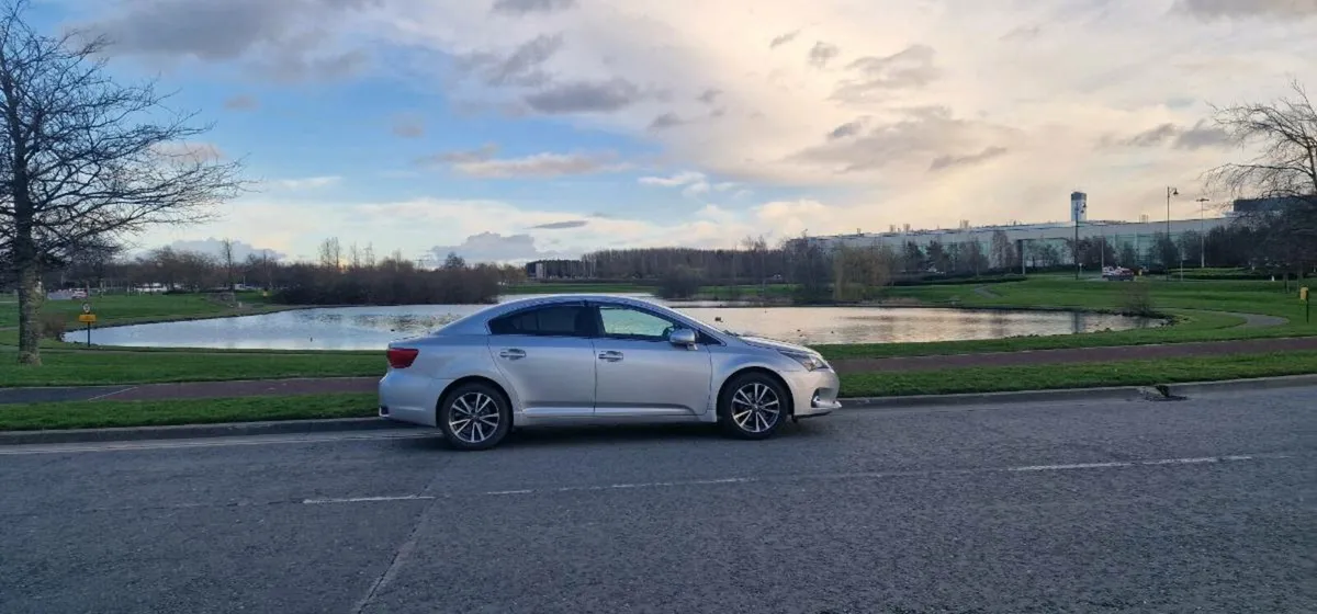 2015 avensis for sale in dublin - Image 1