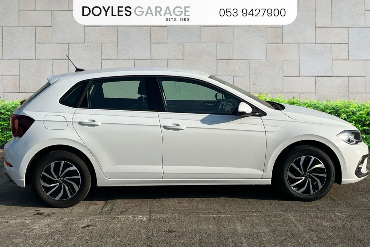 Volkswagen Polo Life 1.0 TSi Petrol 95bhp - Image 3