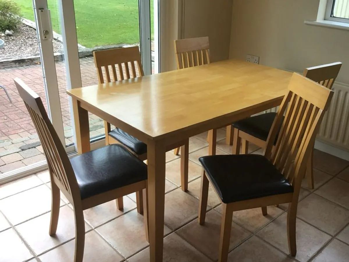 Table & Chairs