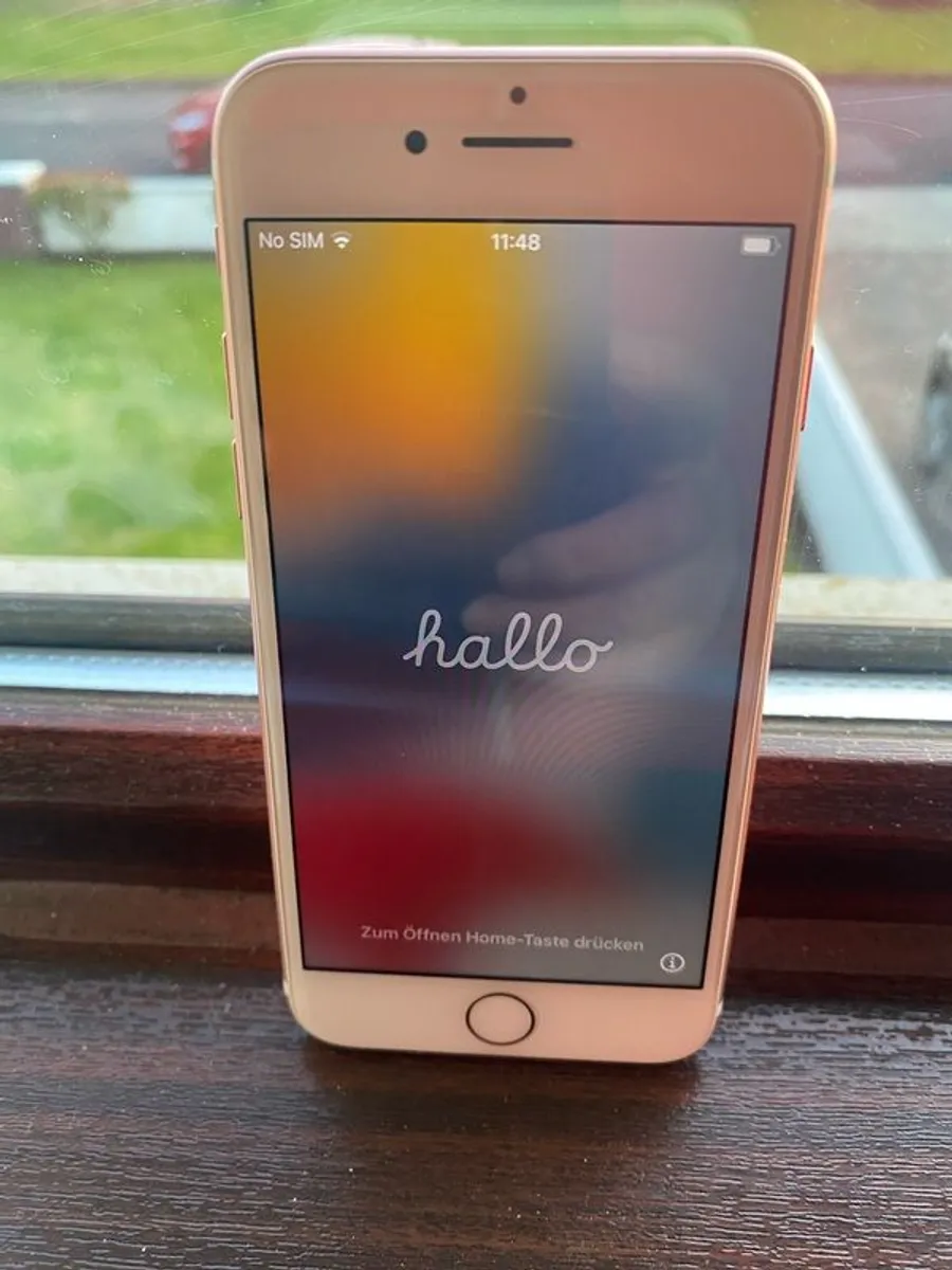 iPhone 7, Rose color, immaculate cond - Image 1
