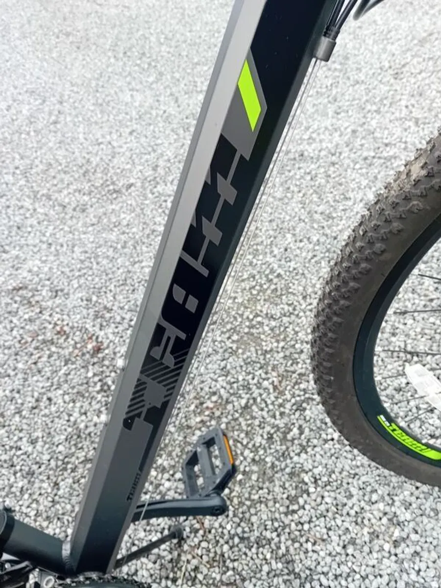 Mounatin Bike - Image 4