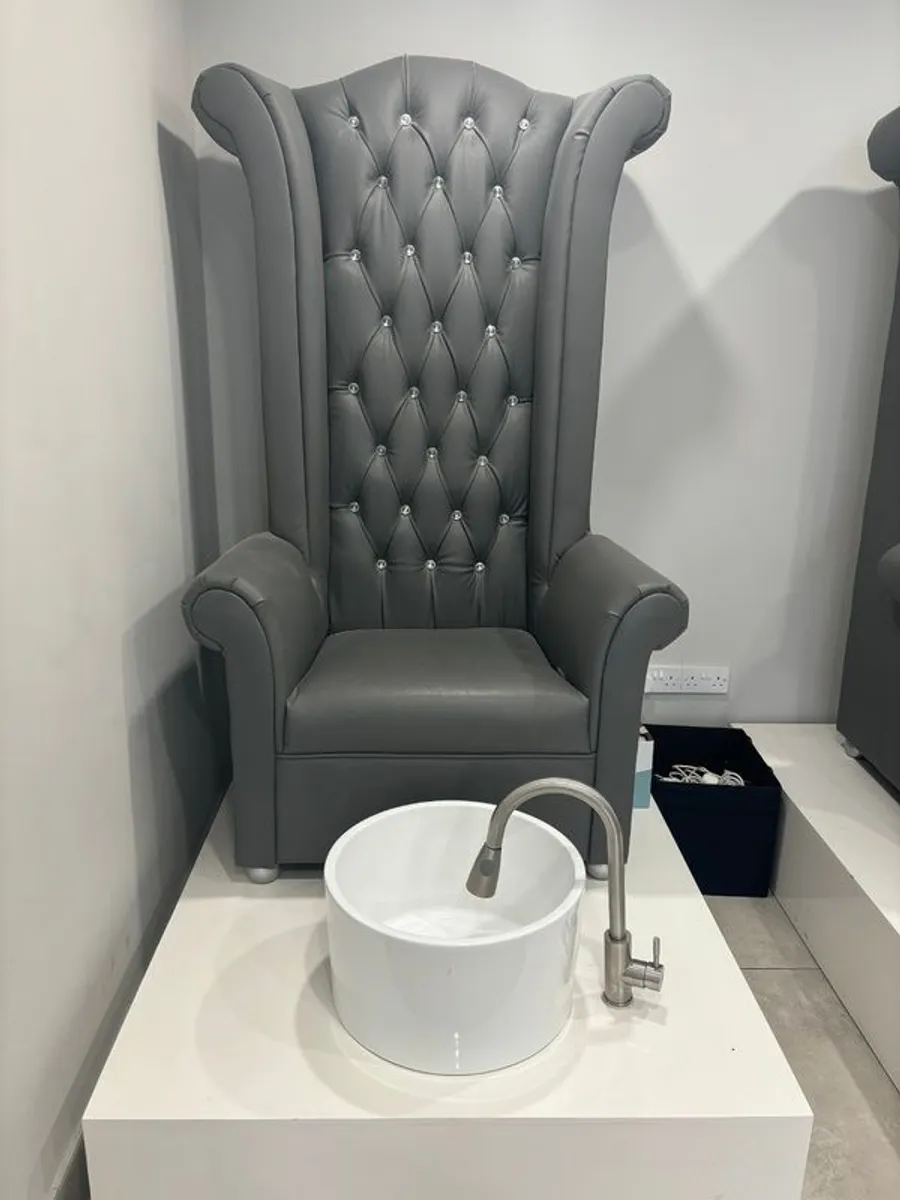 2 x Salon Pedicure Thrones - Image 2