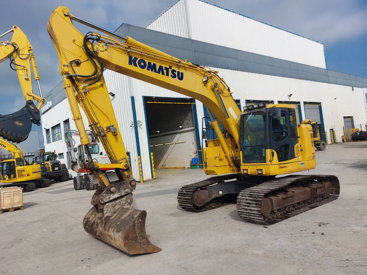 Komatsu PC228USLC-11 - Image 1