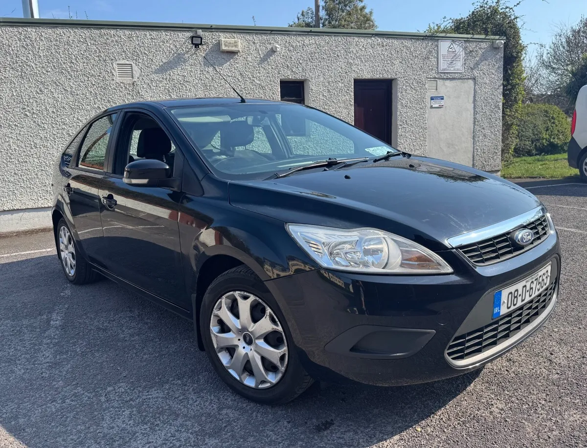 Ford Focus 2008 1.4 petrol black hatchback - Image 1