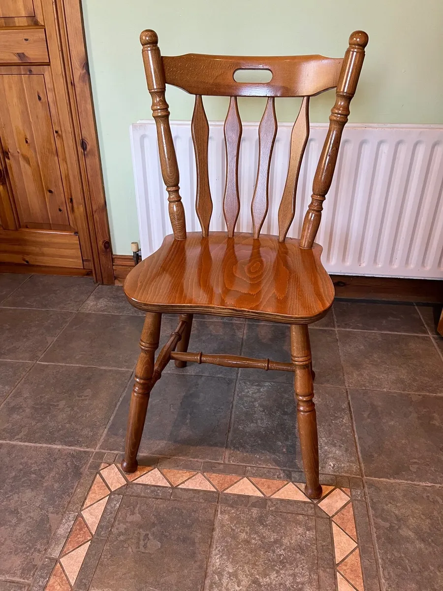 Table and 6 chairs - Image 2