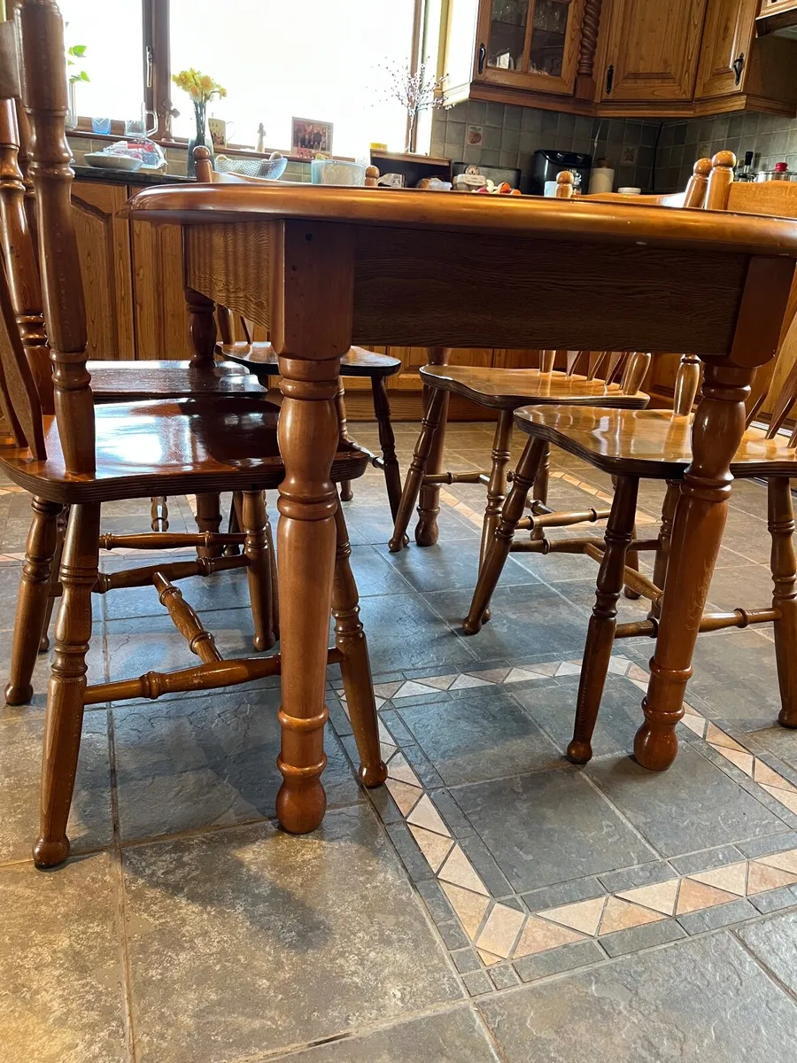 Table and 6 chairs - Image 3