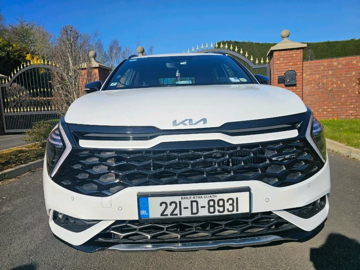 KIA SPORTAGE GT LINE HYBRID COLOR WHITE PEARL - Image 2