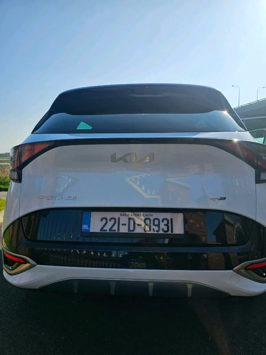 KIA SPORTAGE GT LINE HYBRID COLOR WHITE PEARL - Image 3