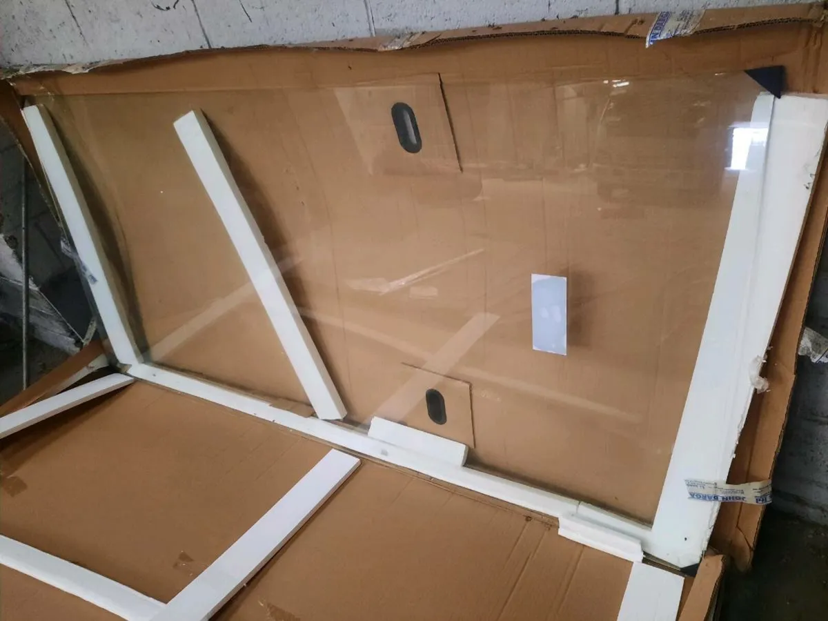Shower screen - Image 1
