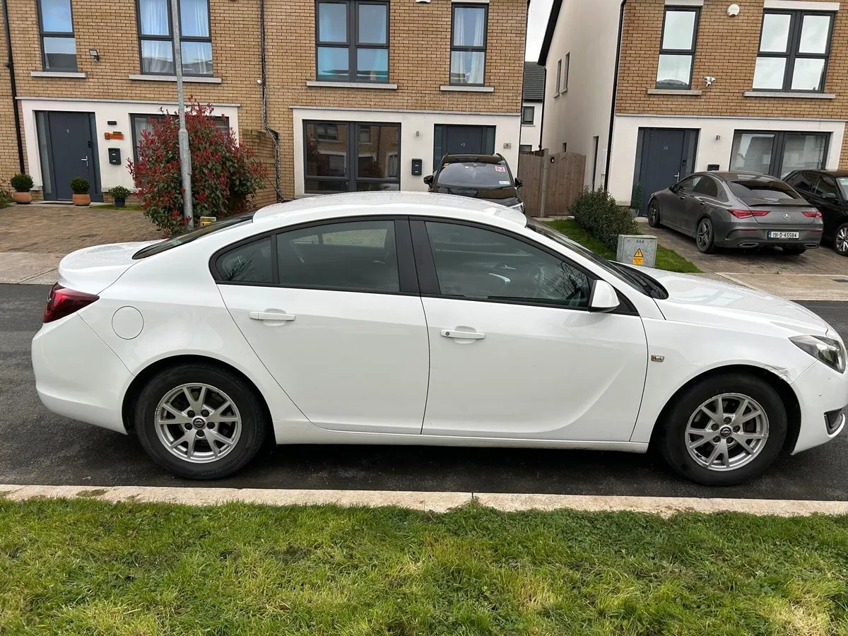 Car - Image 3