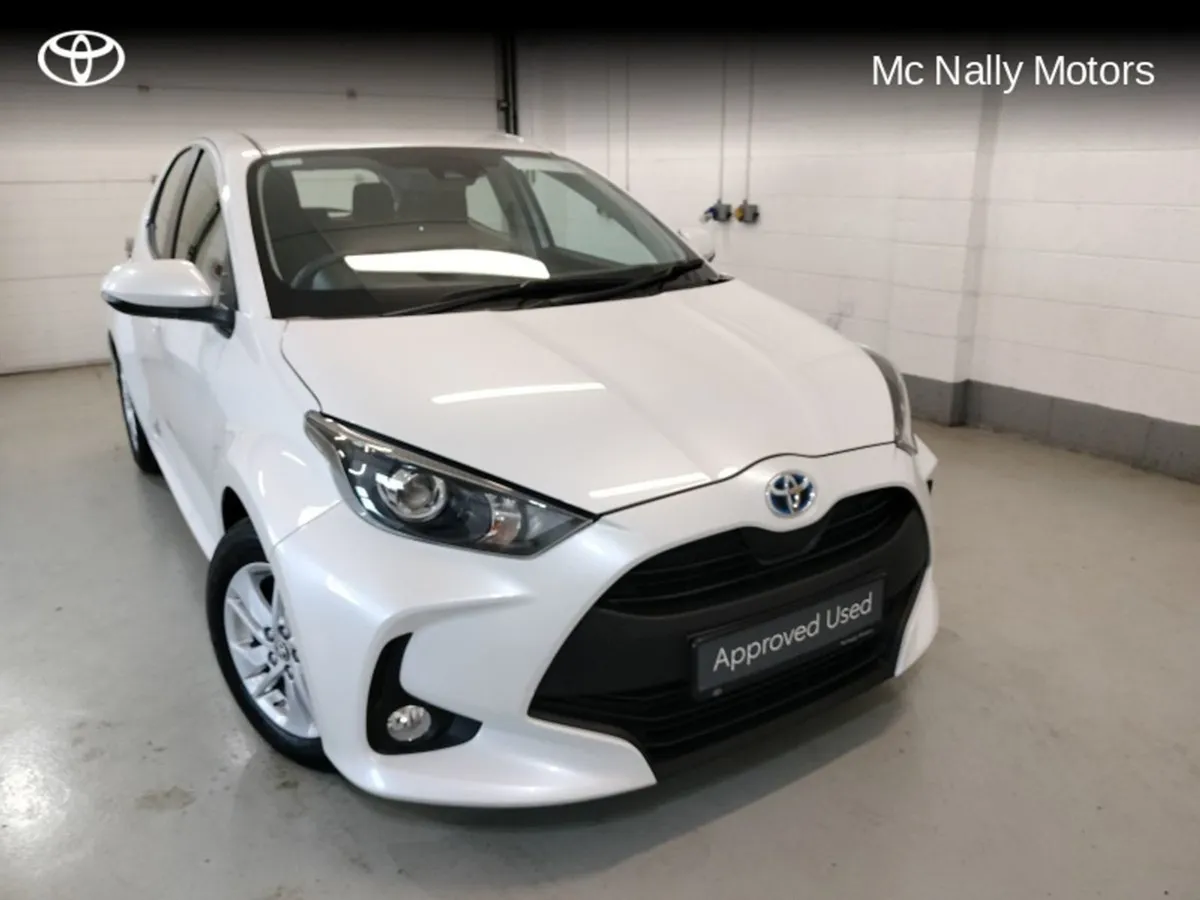 Toyota Yaris Hybrid 5DR Luna Pearl Paint - Image 1