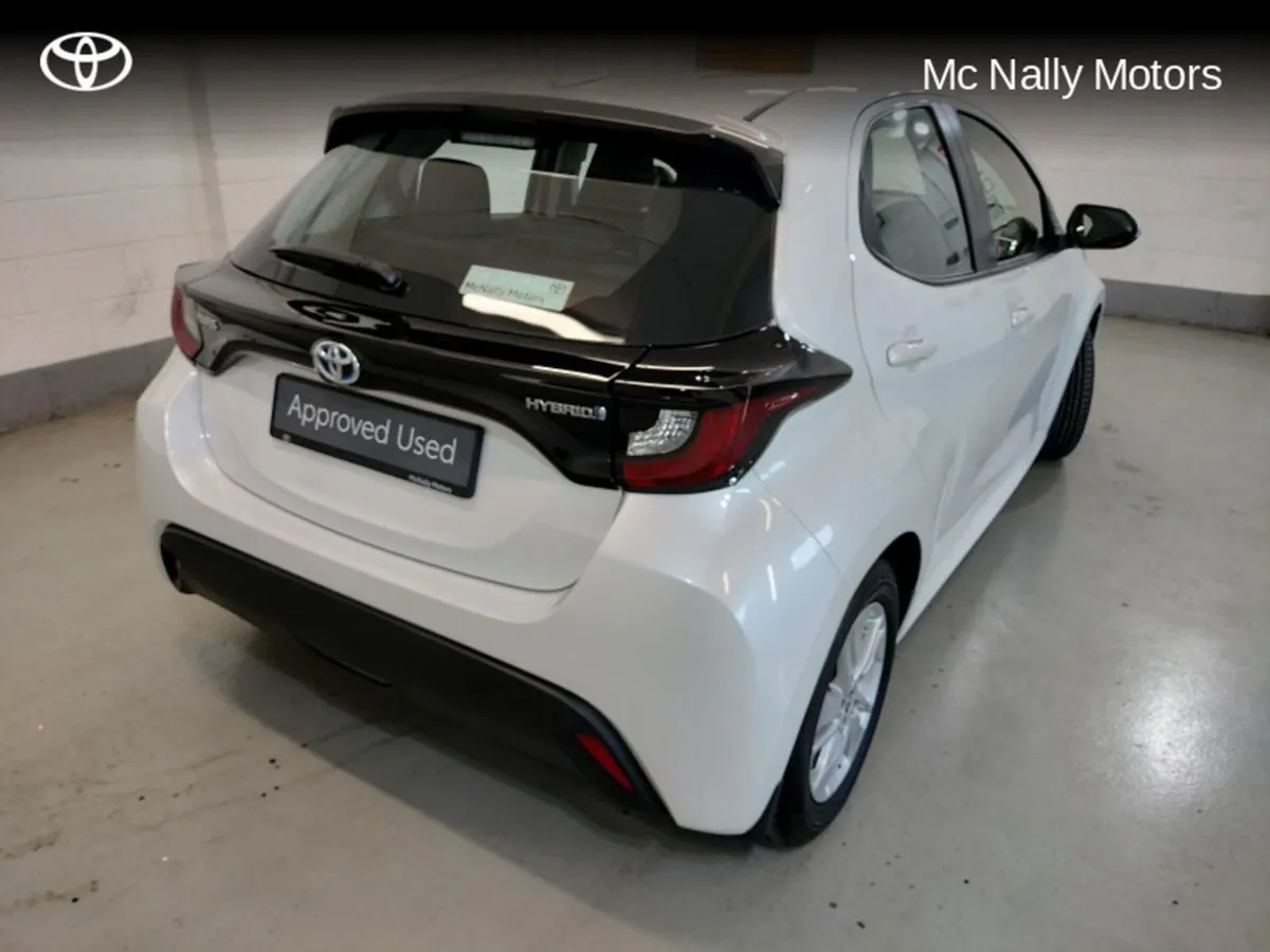 Toyota Yaris Hybrid 5DR Luna Pearl Paint - Image 2