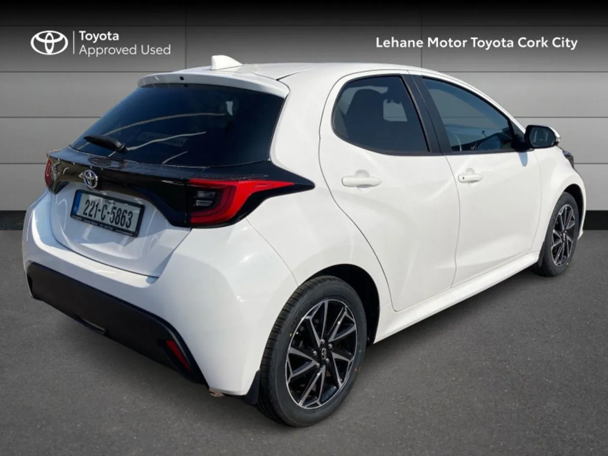 Toyota Yaris 1.0p Luna Sport - Image 2
