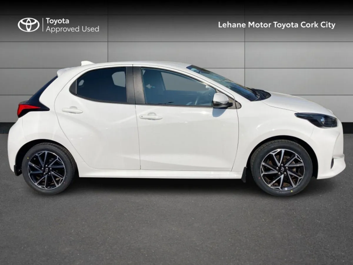 Toyota Yaris 1.0p Luna Sport - Image 3