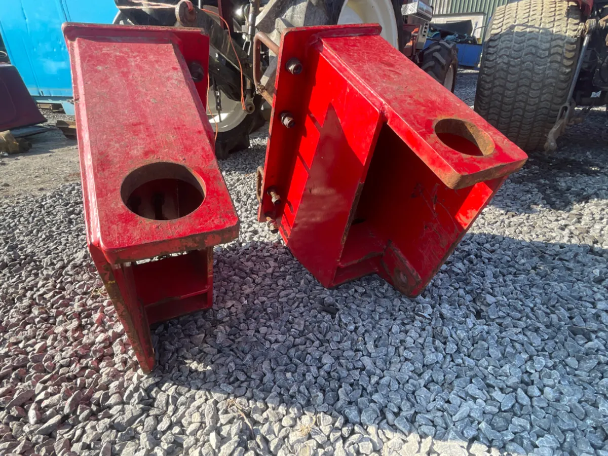 Pin & cone heavy duty bolt on  brackets - Image 1