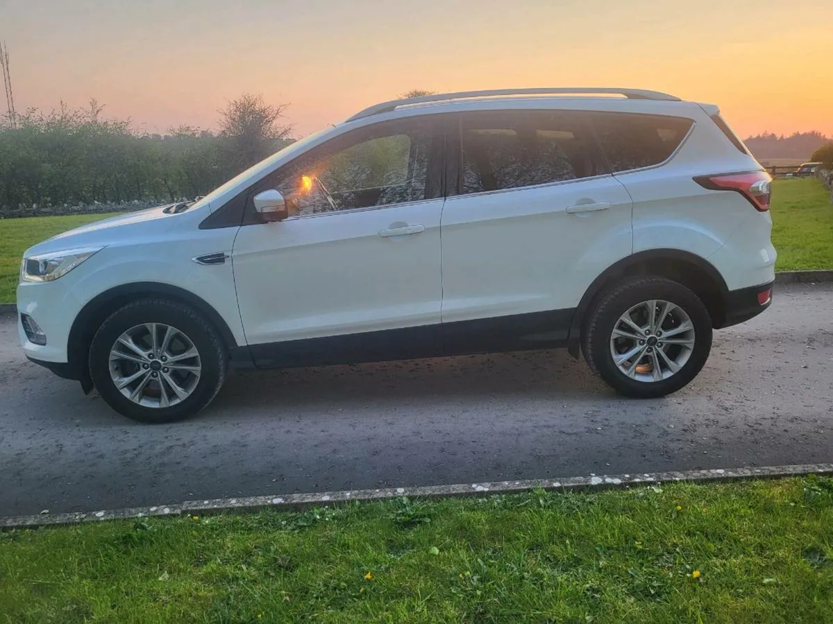 FORD KUGA TITANIUM 1.5 DIESEL AUTOMATIC - Image 4