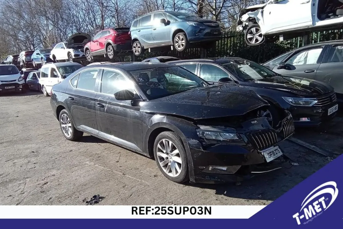 2019 SKODA SUPERB BREAKING FOR PARTS - Image 4