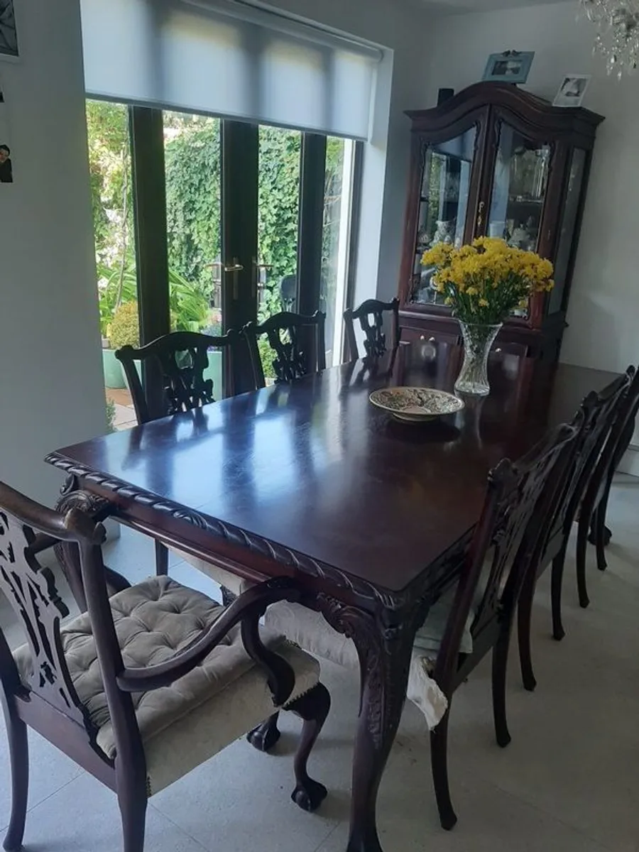 Dining table - Image 1